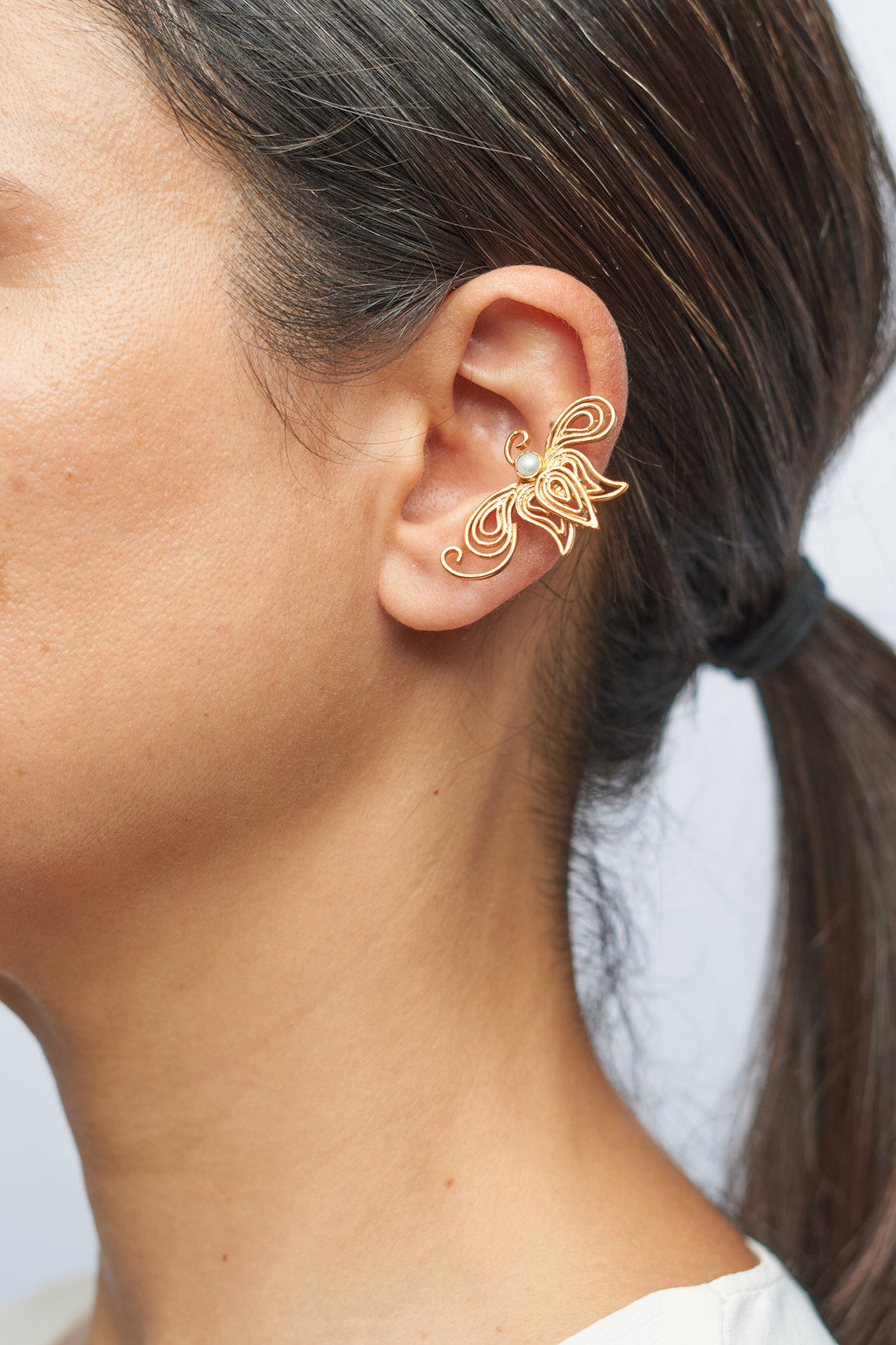 Ear Cuff Charlotte Bronte Pearl