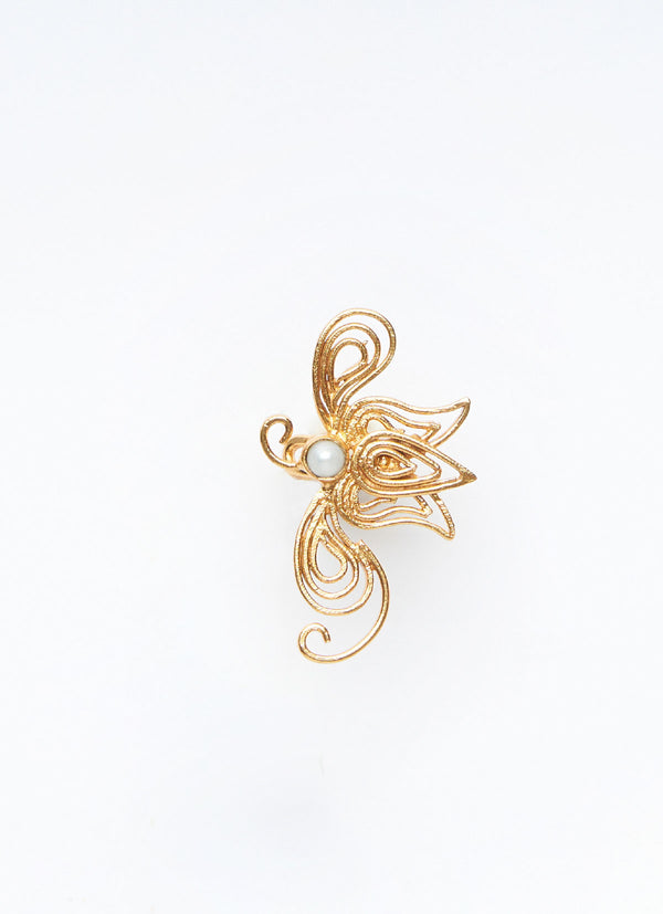 Ear Cuff Charlotte Bronte Pearl