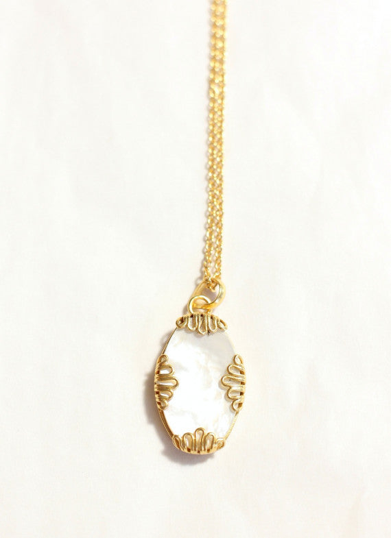 Belle époque mother-of-pearl pendant